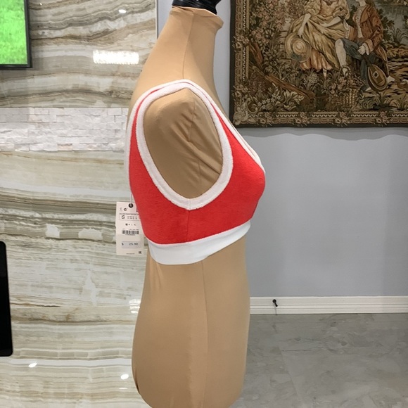 NWT Zara Terry Cloth Red & White‎ 70’s Inspired Crop Top Cut Out V-Neck Size S - Picture 4 of 9